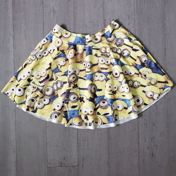 Minions Women's Mini Circle Skirt Size Small - Picture 1 of 5